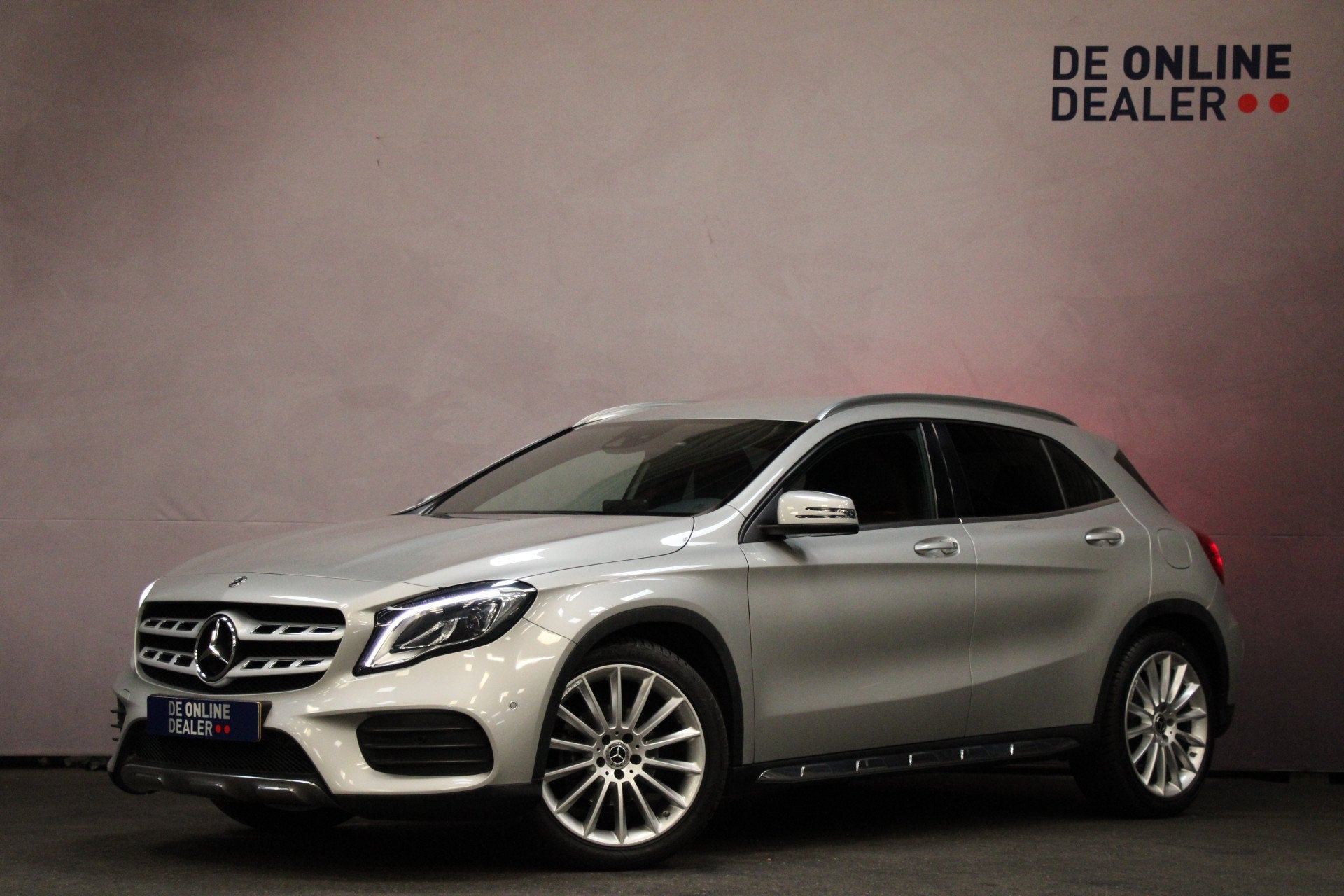Mercedes-Benz GLA 200 AMG Edition |Camera|HarmanKardon|Leder, Gebruikt, Euro 6, Bedrijf, 1335 kg