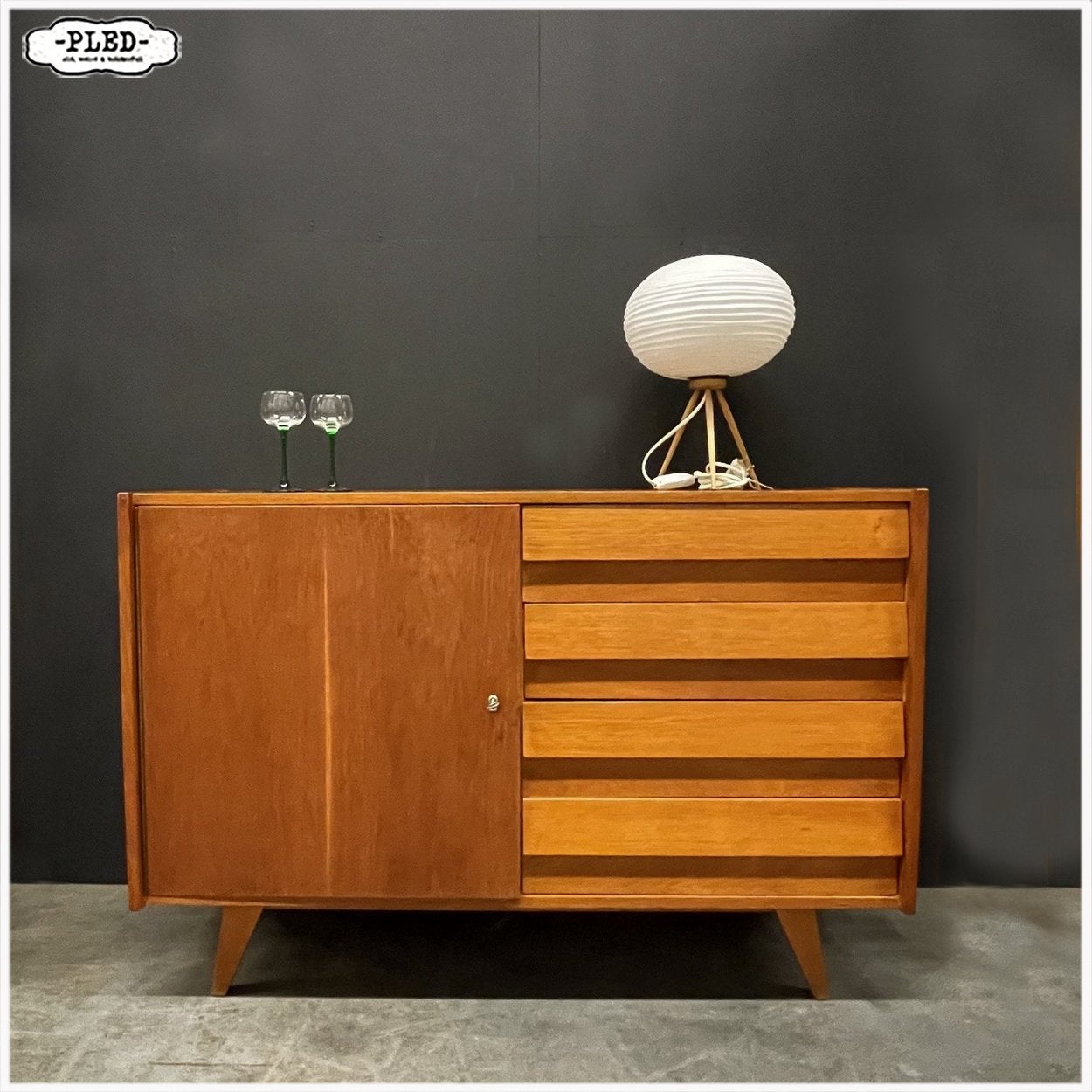 Vintage dressoir sideboard Jiri Jouritek, Interiér Praha,, Ophalen, Gebruikt, Jiri Jouritek, Interiér Praha,1969, Nb
