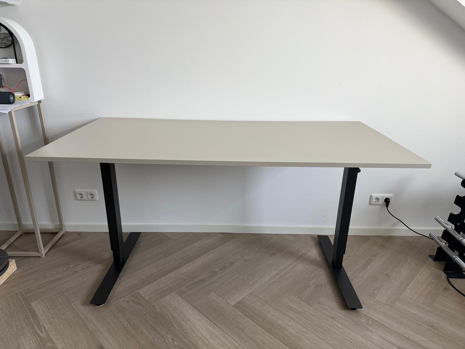 IKEA Trotten zit/sta bureau beige/antraciet 160x80cm, Huis en Inrichting, Bureaus, Nieuw, Ophalen