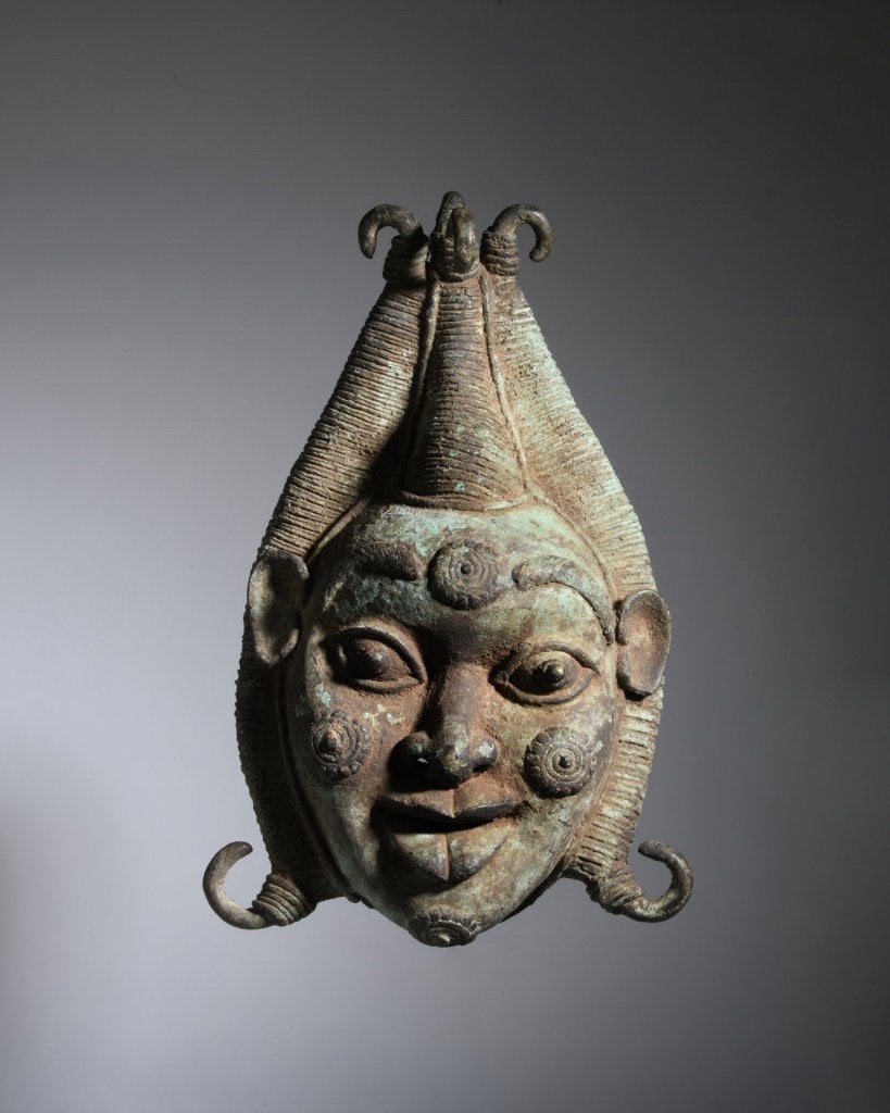 261088 Afrikaans Bronze Ori Olokun masker - Benin - Nigeria., Ophalen of Verzenden