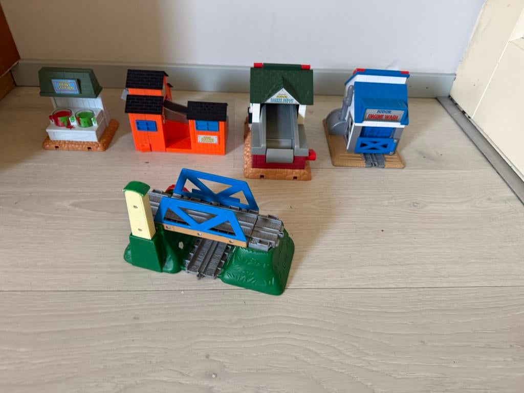 Thomas de Trein: Grote set rails en gebouwen, Kinderen en Baby's, Speelgoed | Thomas de Trein, Ophalen of Verzenden, Gebruikt