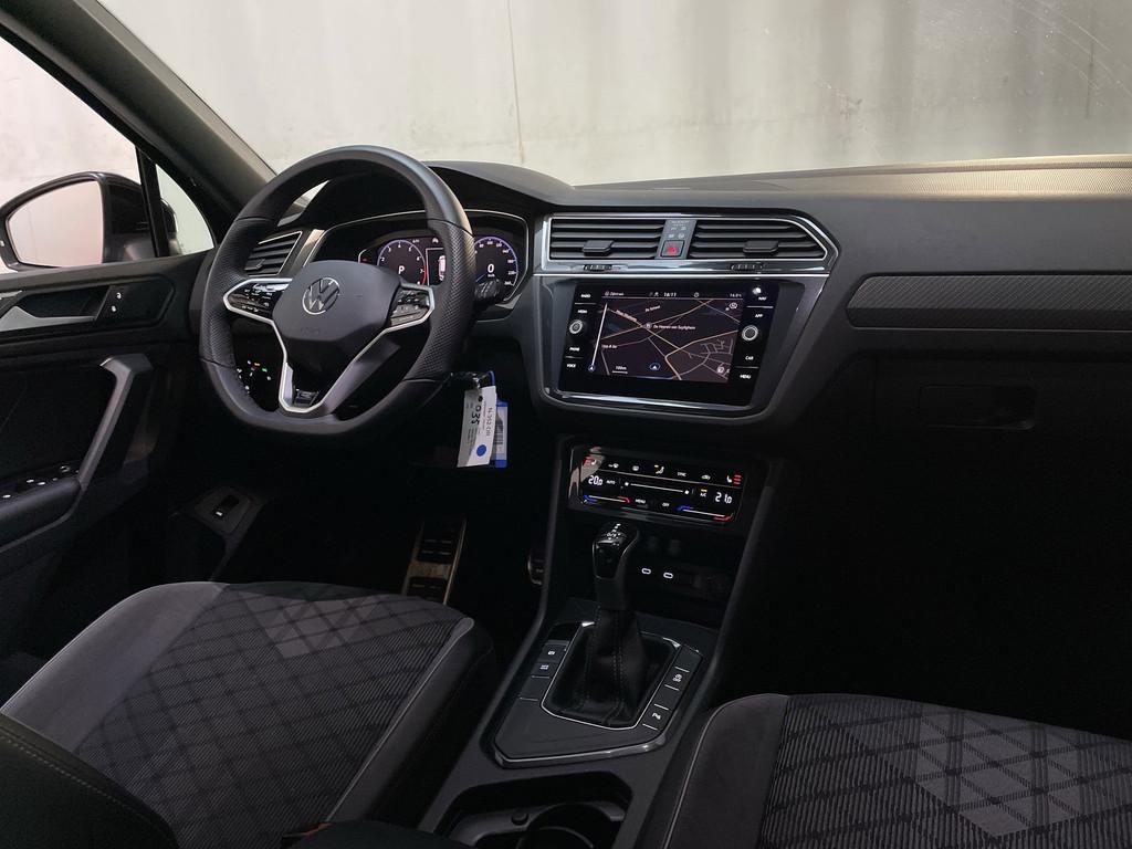 Volkswagen Tiguan 1.5 TSI 150pk DSG R-Line Business+ Camera, 1441 kg, 4 cilinders, Automatische klimaatregeling, Alcantara