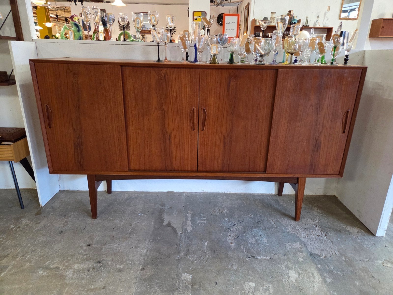 vintage Mid-Century Deens highboard dressoir kast, Huis en Inrichting, Ophalen, Gebruikt, 150 tot 200 cm, Met lade(s)