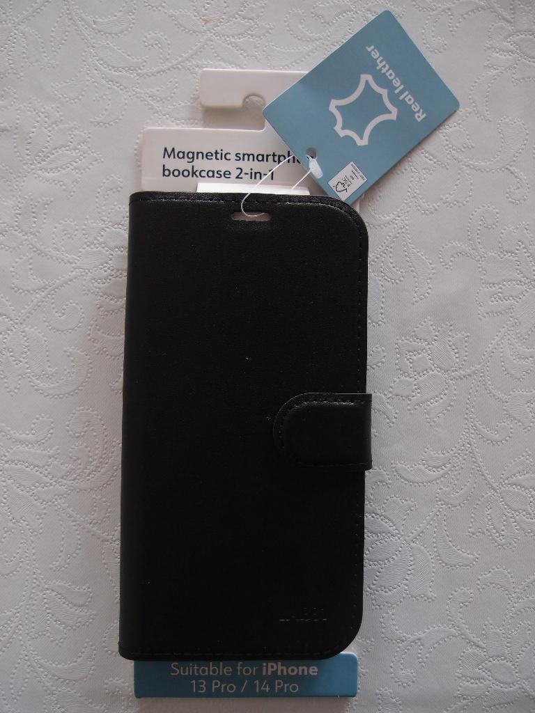 Nieuwe leren cover hoes iPhone 13 Pro / 14 Pro topkwaliteit, Zwart, IPhone 13 Pro, Nieuw, Ophalen of Verzenden