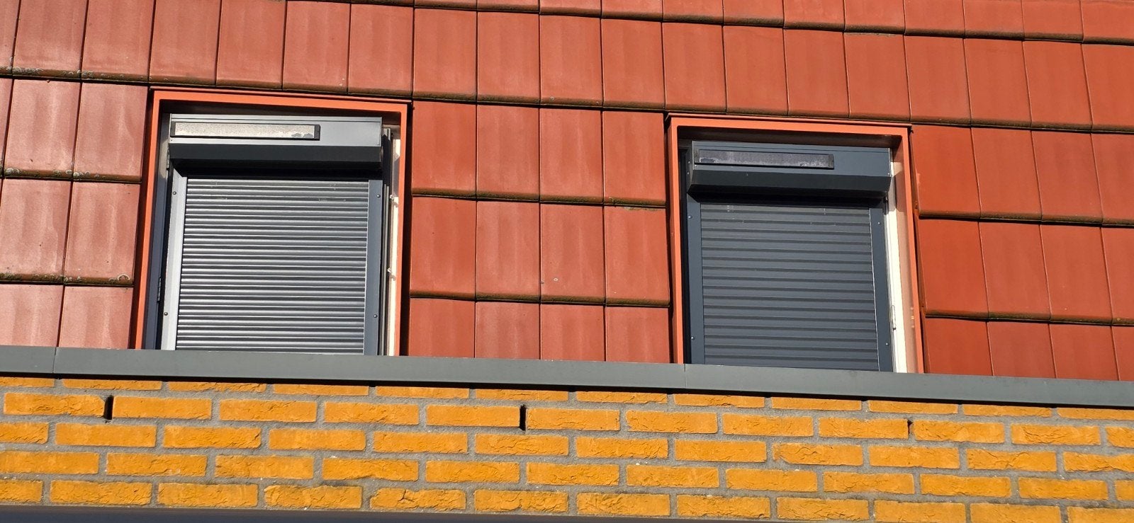 2x Rolluiken ZS40 Solar 790x1320mm met 2 afstandsbedieningen, Ophalen, Gebruikt, Minder dan 100 cm, 100 tot 150 cm