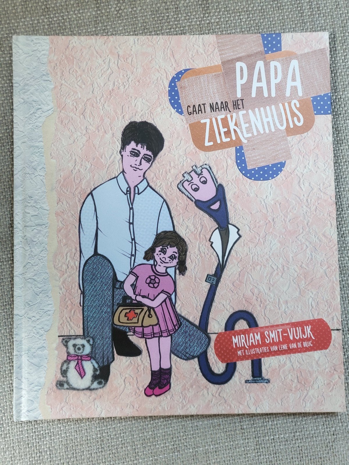 Papa gaat naar het ziekenhuis - Prentenboek, Ophalen, Zo goed als nieuw, Miriam Smit-Vuijk, Prentenboek