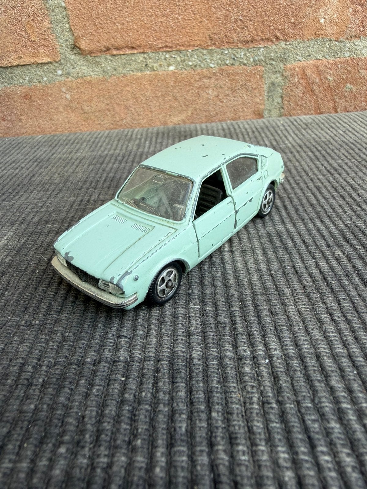 1:43 Mebetoys A57 Alfa Romeo Alfasud, Ophalen of Verzenden, Gebruikt, Auto, Overige merken