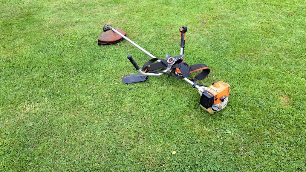 Stihl FS 200 Bosmaaier met draadkop en mes, Gebruikt, ????, 30 tot 50 cm, ????