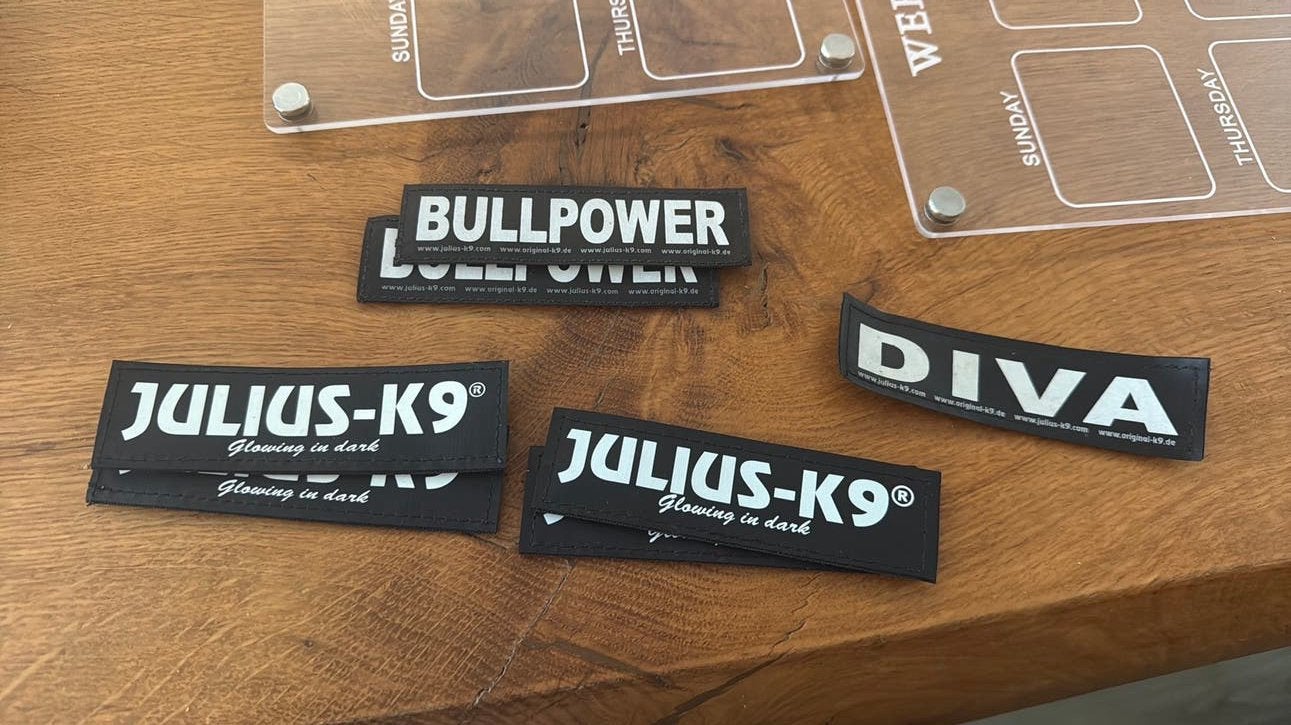 Julius K9 plaatjes voor op tuigje (let op: Diva is enkel), Ophalen of Verzenden, Gebruikt, Hondenriem-accessoire