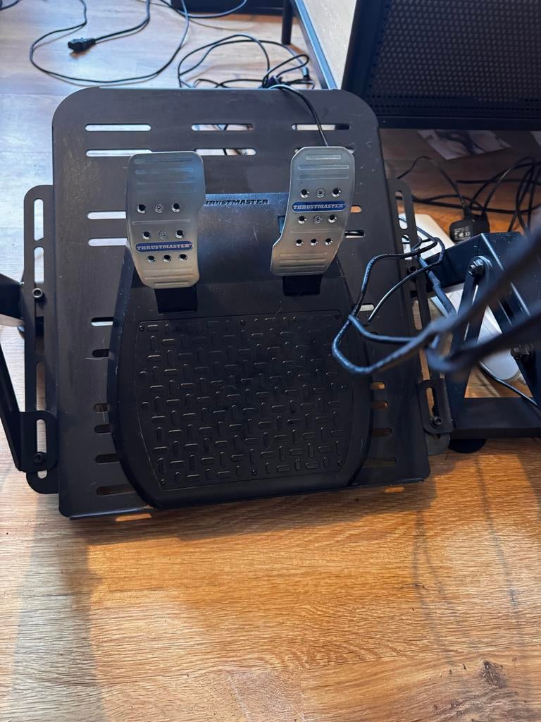 thrustmaster T300gt rs, Ophalen, 1 speler, Zo goed als nieuw, Gekoppelde computers