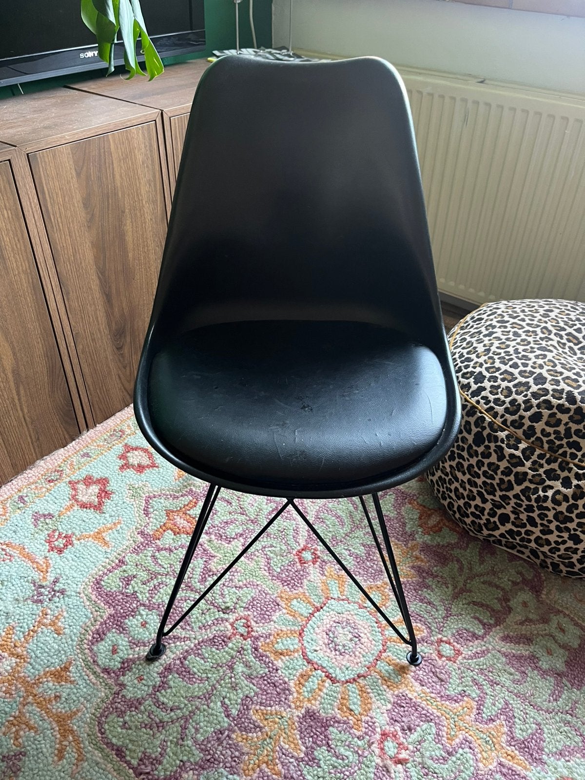 Zwarte stoel, Huis en Inrichting, Stoelen, Ophalen, Zo goed als nieuw, Zwart, Eén