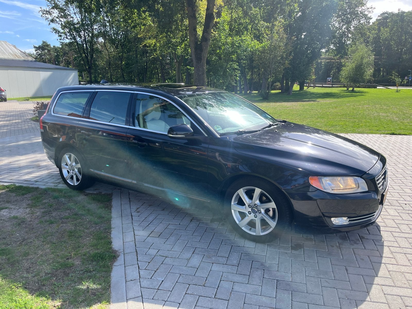 Volvo V70 1.6D Driv-e 84KW Powershift 2013 Zwart, Euro 5, 1503 kg, Beige, 4 cilinders