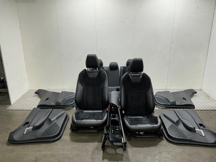 Bekleding Set (compleet) van een Toyota C-HR (C-HR 16-), 12 maanden garantie, Gebruikt, -, -