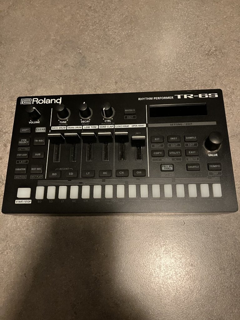 Roland tr-6s met Decksaver., Muziek en Instrumenten, Ophalen, Zo goed als nieuw, Roland