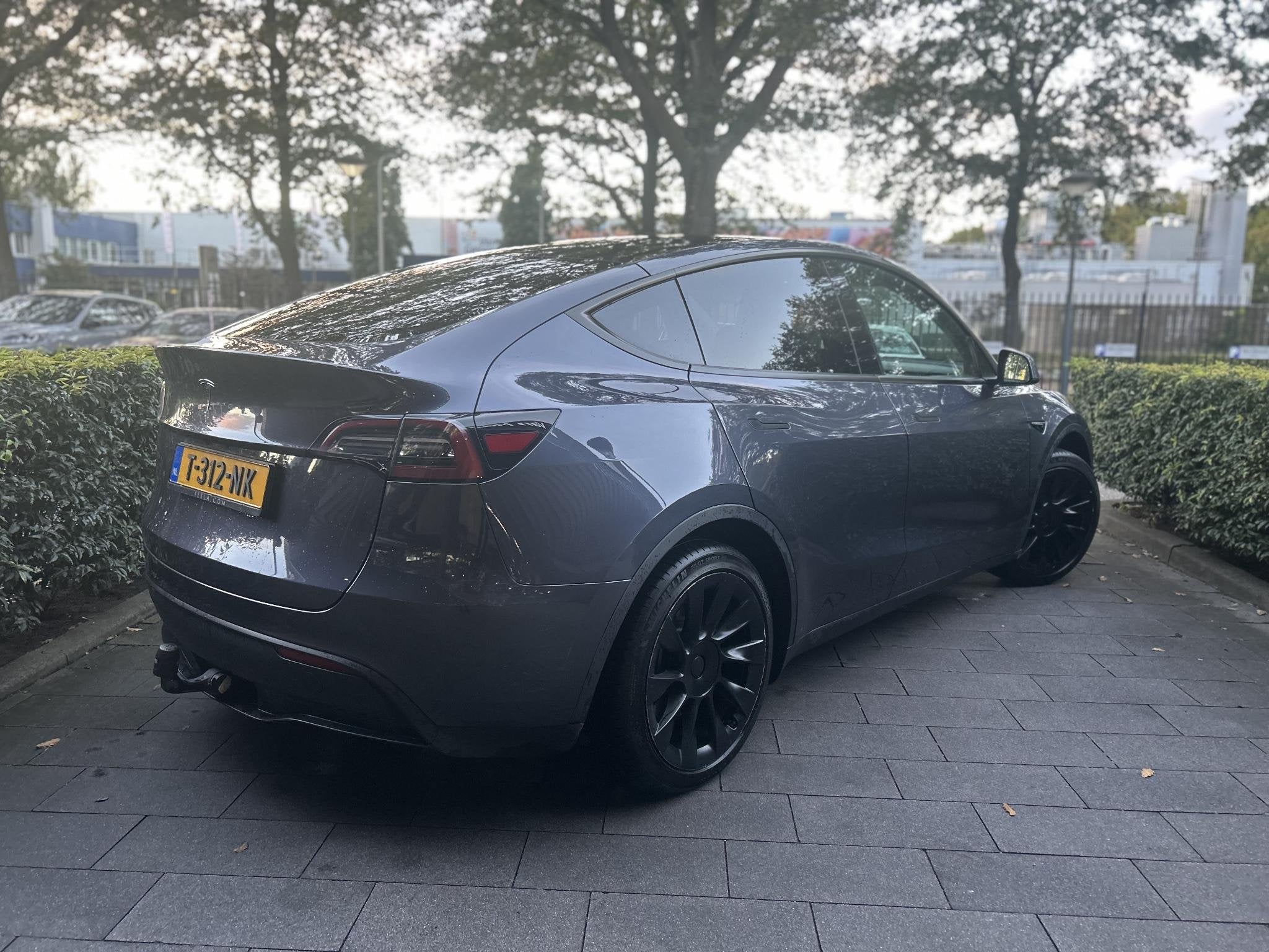 Tesla Model Y RWD 58 kWh | WORDT VERWACHT | ACHTERUITRIJCAME, Auto's, Automaat, Gebruikt, 375 min, Origineel Nederlands