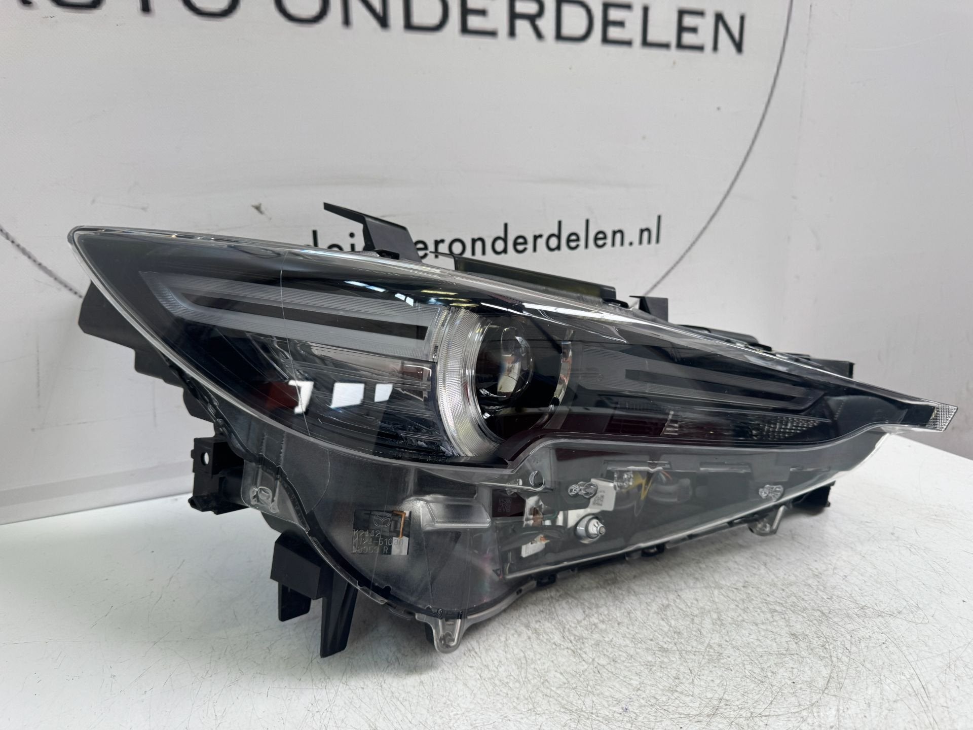MAZDA CX-5 VOL LED KOPLAMP RECHTS KB8P51030K 2017-, Gebruikt, Shinchi, Fuchu-Cho 3-1
730-8670  Hiroshima, Mazda Motor Corporation