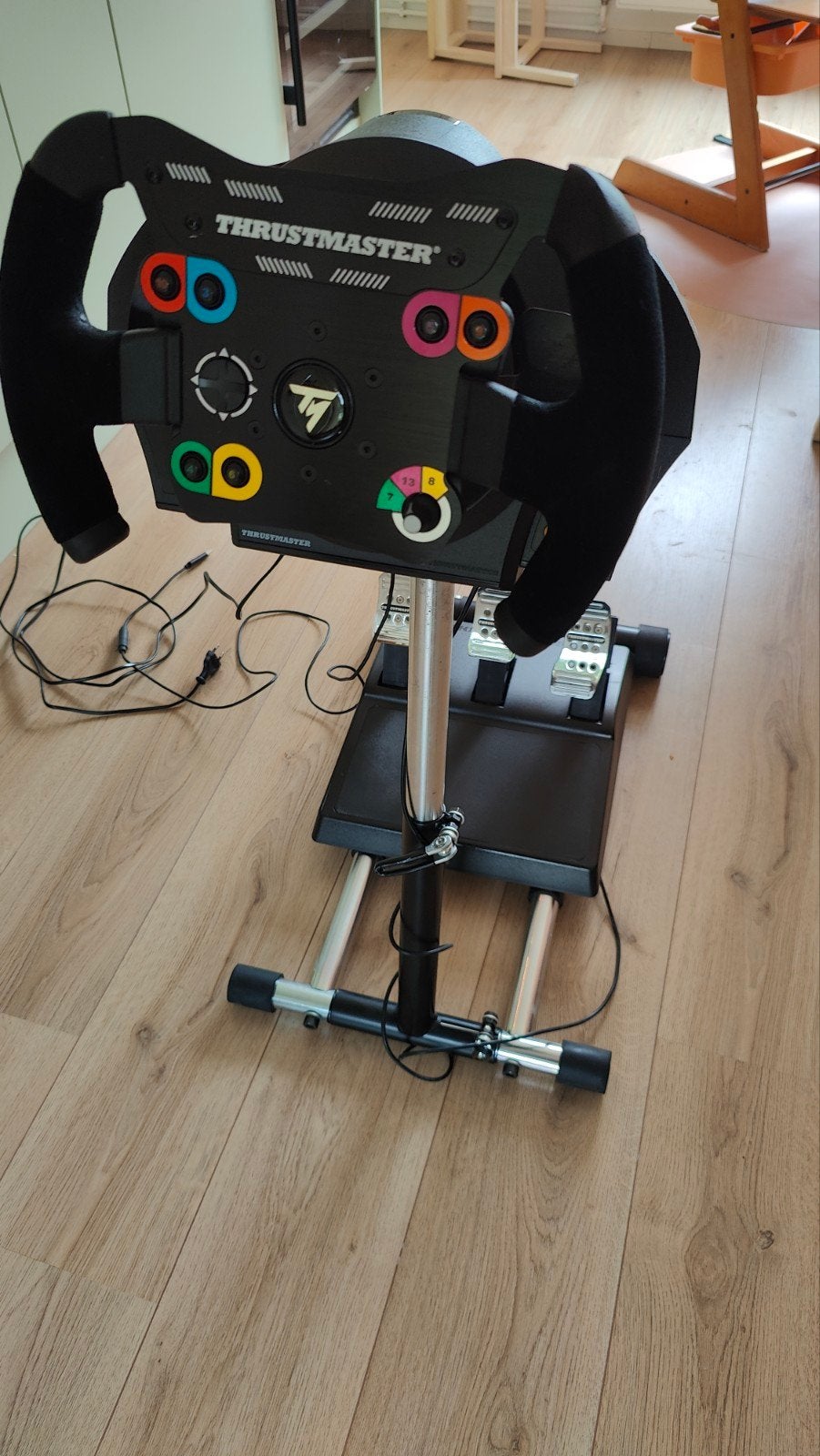 Thrustmaster racestuur set met pedalen en Wheel Stand Pro, Spelcomputers en Games, Ophalen, Racestuur, Gebruikt, Xbox