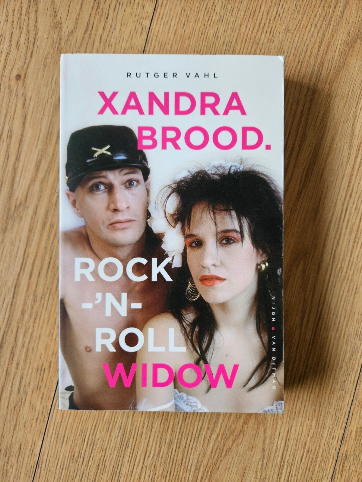 Rock en roll widow van Xandra Brood, Ophalen of Verzenden, Gelezen, Xandra Brood, Film, Tv en Media