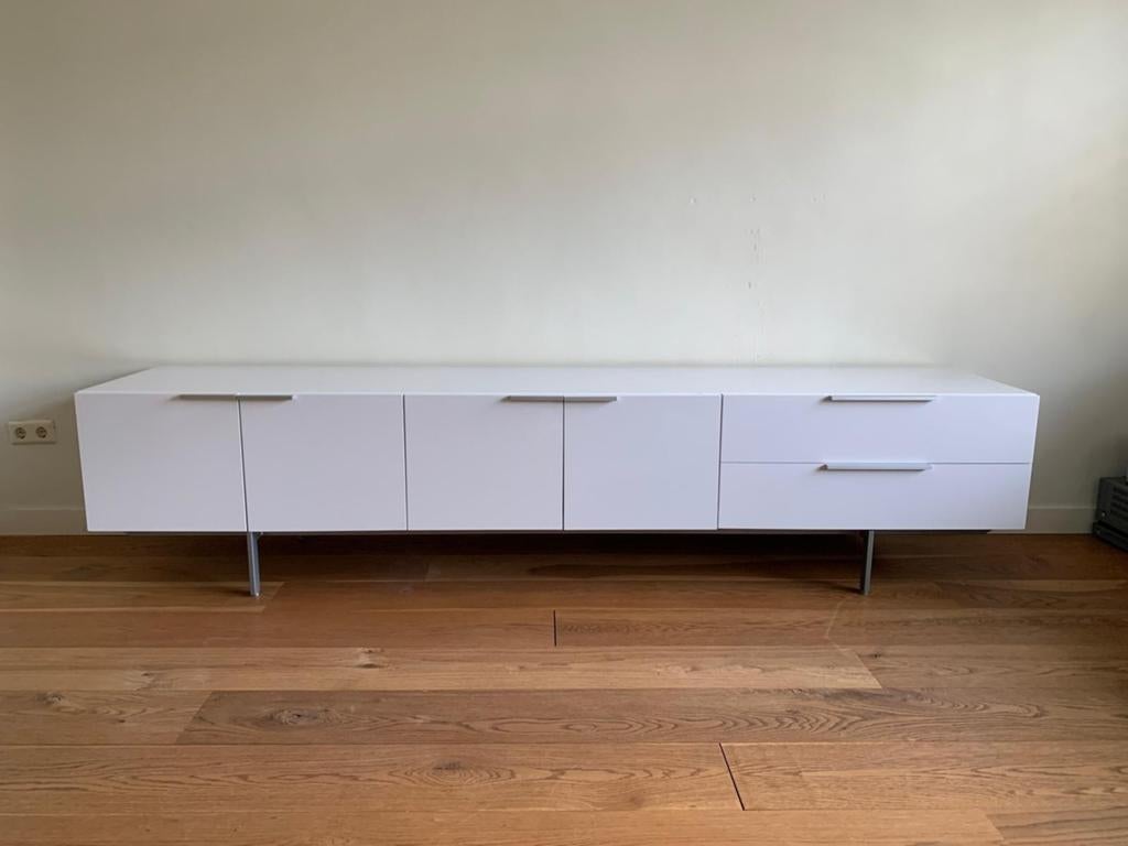 Modern wit tv-meubel/dressoir van Pastoe, Huis en Inrichting, Gebruikt, Overige materialen, Ophalen of Verzenden, 200 cm of meer