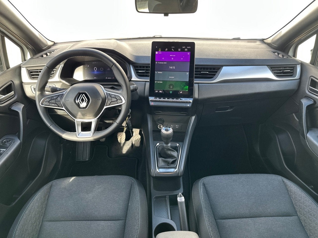Renault Captur 1.0 TCe 90 evolution PDC / CAMERA / CARPLAY/, Voorwielaandrijving, Stof, Gebruikt, Zwart