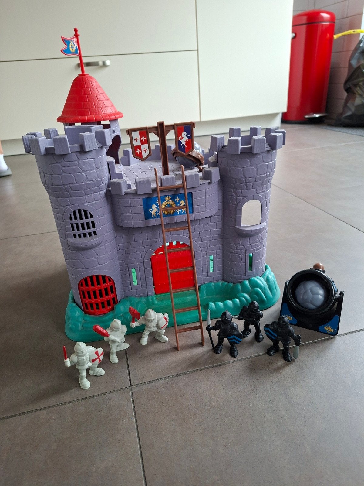 kasteel met 6 ridders en kanon, Ophalen, Zo goed als nieuw, Jongen of Meisje