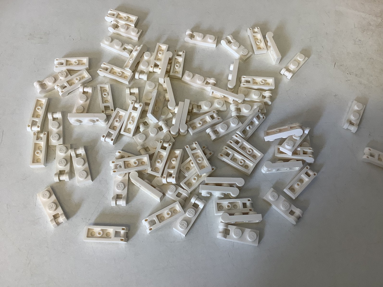 Lego plaat aangepast 1x2 met handvat wit, Ophalen of Verzenden, Gebruikt, Losse stenen, Lego