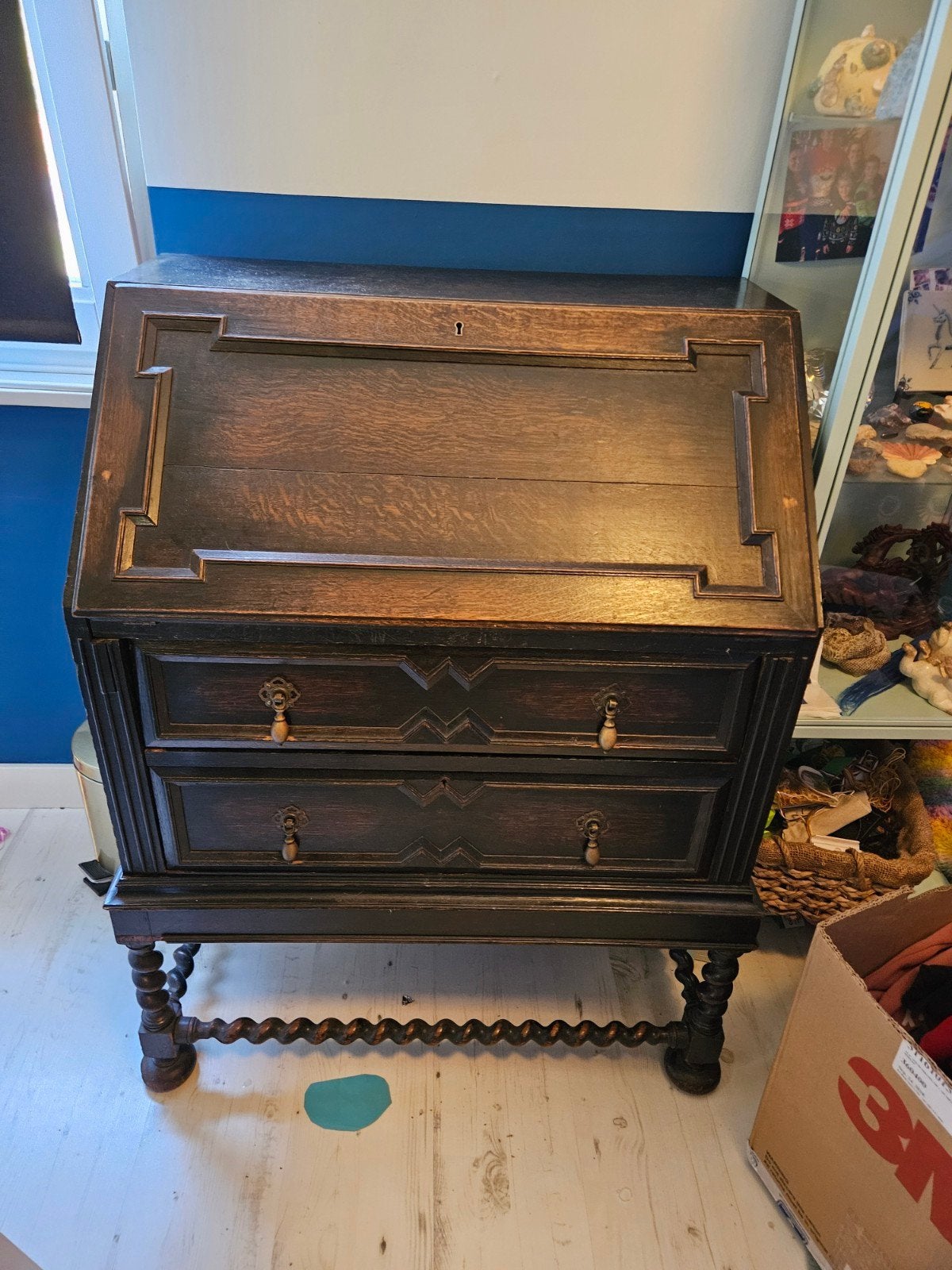 Antiek secretaire bureau met gedraaide poten, Ophalen