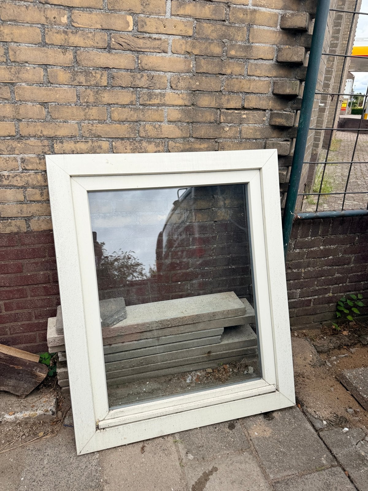 Gebruikt kunststof kozijn met dubbelglas, Doe-het-zelf en Verbouw, Glas en Ramen, Ophalen, Gevelraam of Ruit, Gebruikt, 80 tot 120 cm