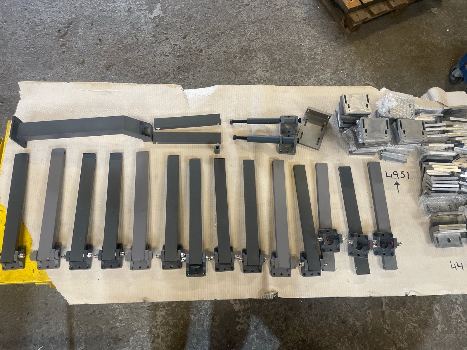 Aluminium steunen en beugels zwenkarmen, Ophalen, Nieuw