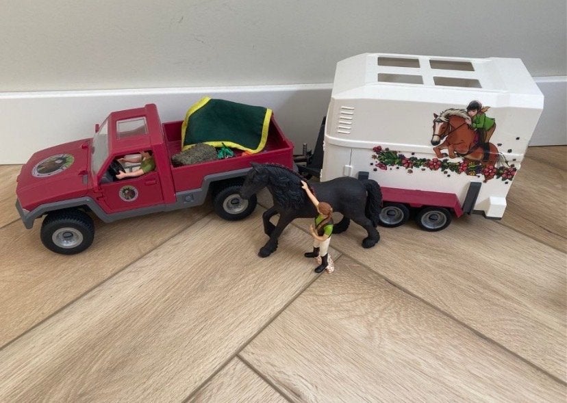 Schleich Paarden Auto met Trailer en Accessoires, Ophalen of Verzenden, Gebruikt