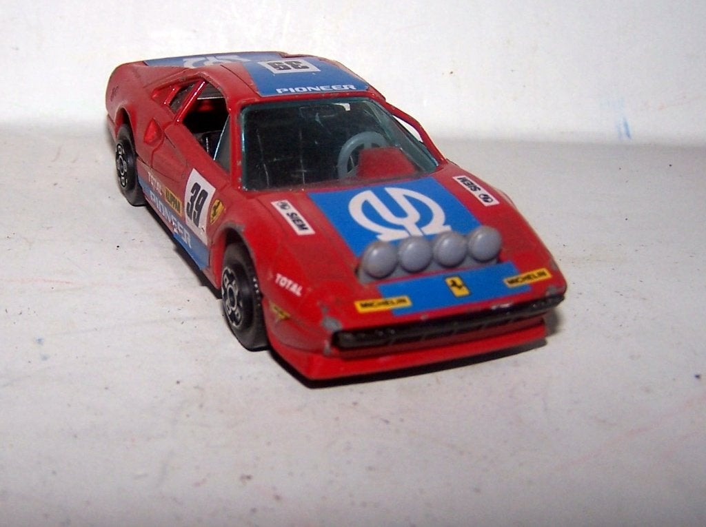 Bburago Ferrari 308 GTB Rallye. 1/43. Izgs., Ophalen of Verzenden, Zo goed als nieuw, Auto, Overige merken