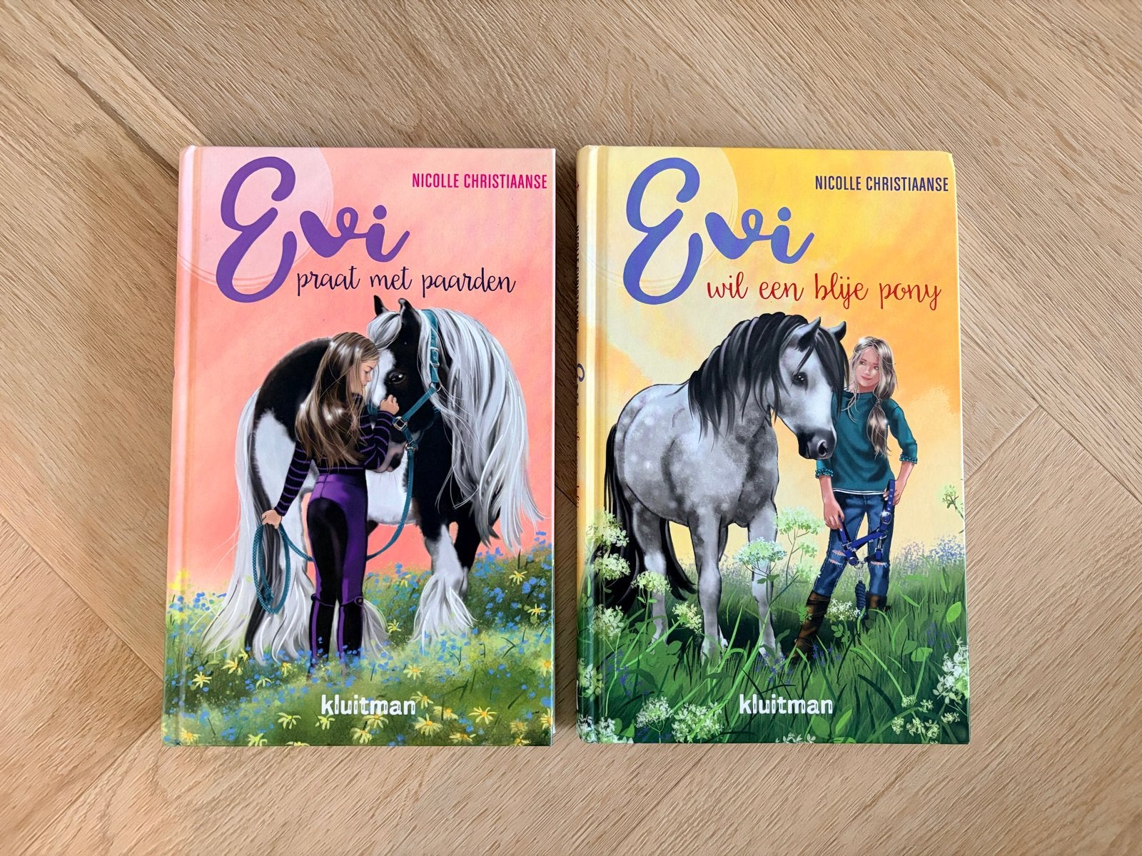 Evi praat met paarden & Evi wil een blije pony - 2 boeken, Ophalen of Verzenden, Zo goed als nieuw, Fictie