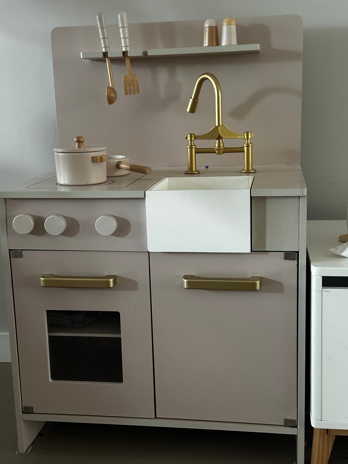 Speelkeuken, kastje en poppenbedje Petite Amélie & Done by D, Ophalen, Zo goed als nieuw, Overige typen