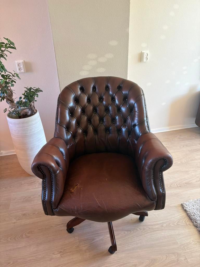 Originele Chesterfield bureaustoel (director chair) – leer, Huis en Inrichting, Ophalen, Zo goed als nieuw, 100 tot 125 cm, Leer