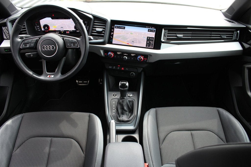 Audi A1 Sportback 40 TFSI edition one | Keyless | Matrix | A, Zwart, 4 cilinders, 1984 cc, Leder en Stof