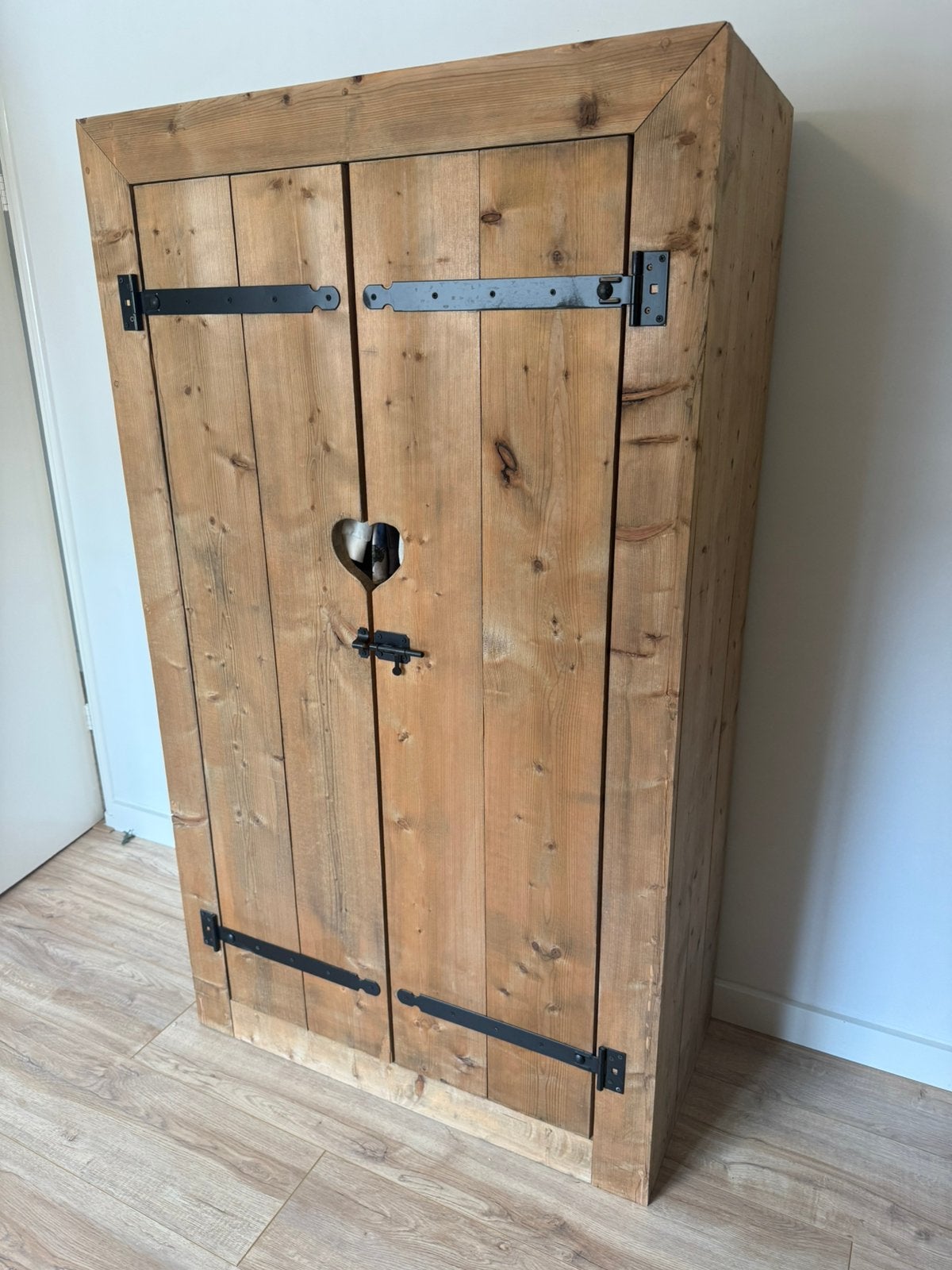 Foto 4 van Complete babykamer (incl box) handgemaakt van massief hout