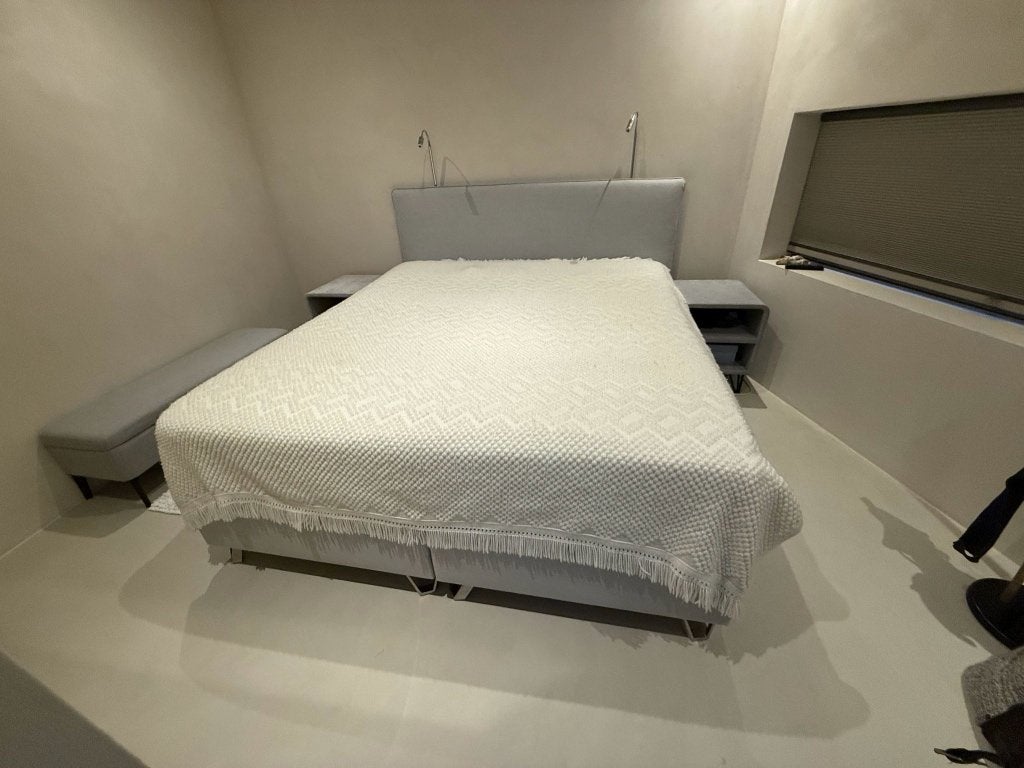 Comlete luxe bed set met kastjes en bankje, Huis en Inrichting, Slaapkamer | Bedden, Ophalen, Tweepersoons, Zo goed als nieuw