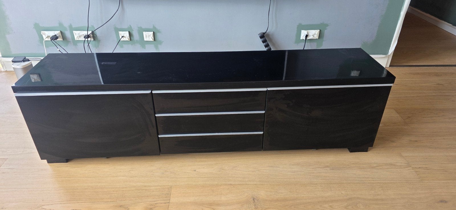 IKEA TV-meubel zwart hoogglans 180x40x48 cm, Huis en Inrichting, Ophalen, 150 tot 200 cm, Zo goed als nieuw, Minder dan 100 cm