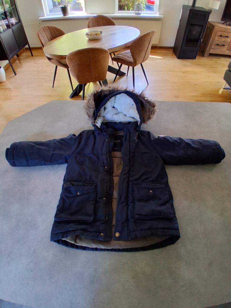 Warme winterjas voor jongen - Maat 98, Kinderen en Baby's, Kinderkleding | Maat 98, Ophalen of Verzenden, Zo goed als nieuw, Onbekend
