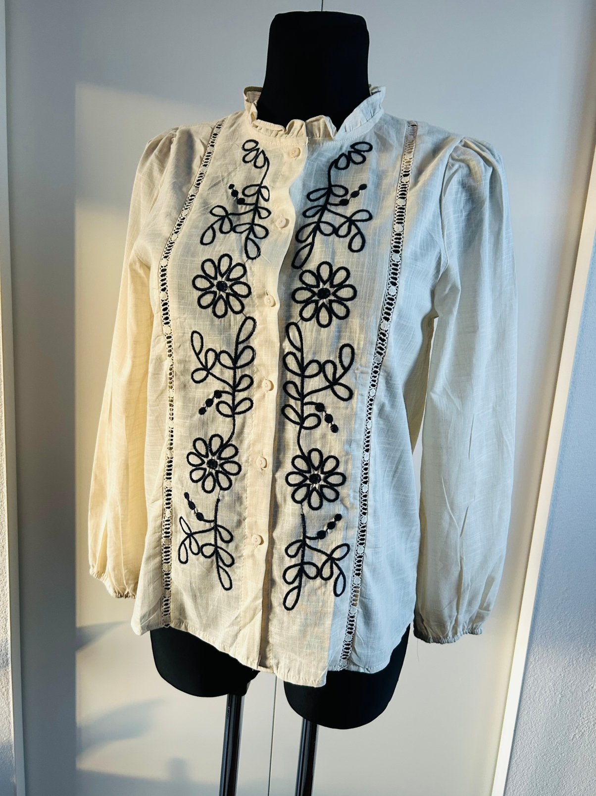 Blouse met geborduurde print 100% katoen, Kleding | Dames, Blouses en Tunieken, Ophalen of Verzenden, Nieuw, Maat 38/40 (M), Beige