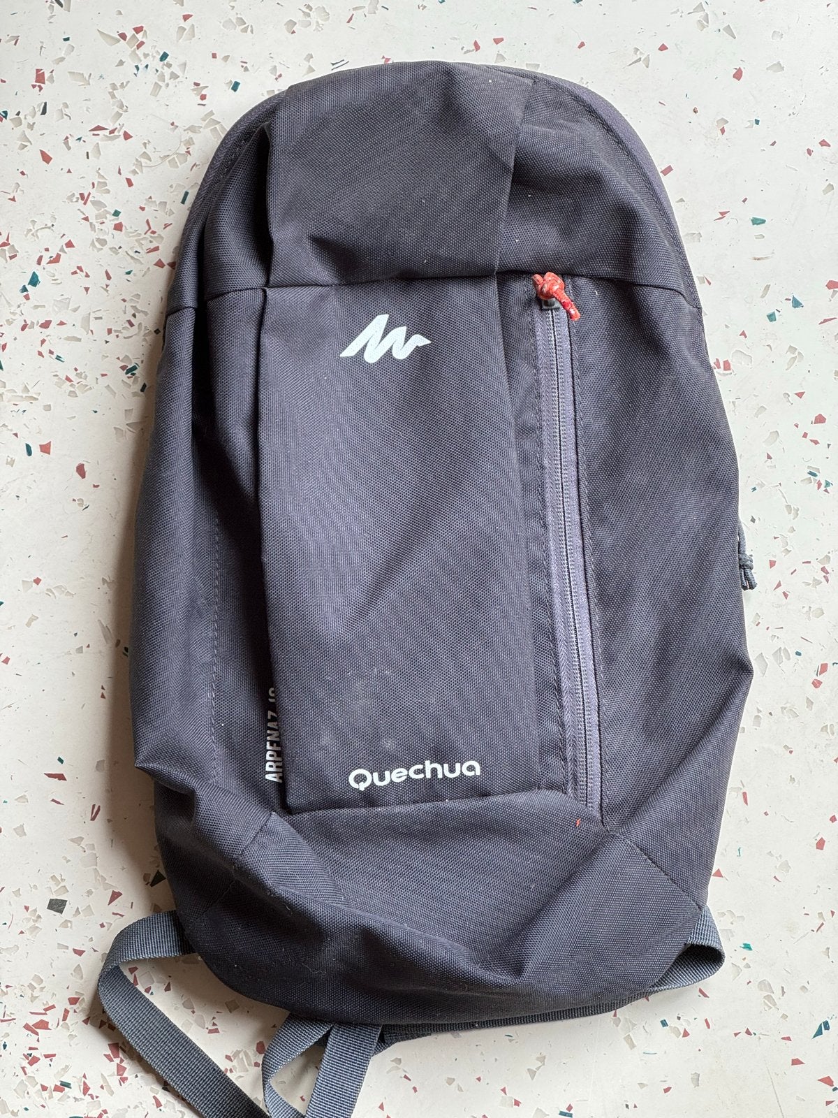 Quechua Arpenaz 10 rugzak - Grijs, Ophalen, Zo goed als nieuw, Overige merken