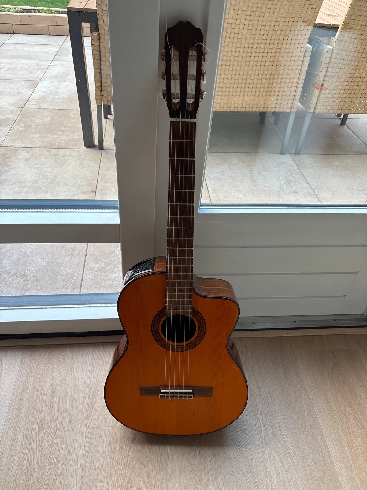 Takamine EG128SC Klassieke Gitaar met Element, Muziek en Instrumenten, Ophalen, Zo goed als nieuw, Klassieke of Spaanse gitaar