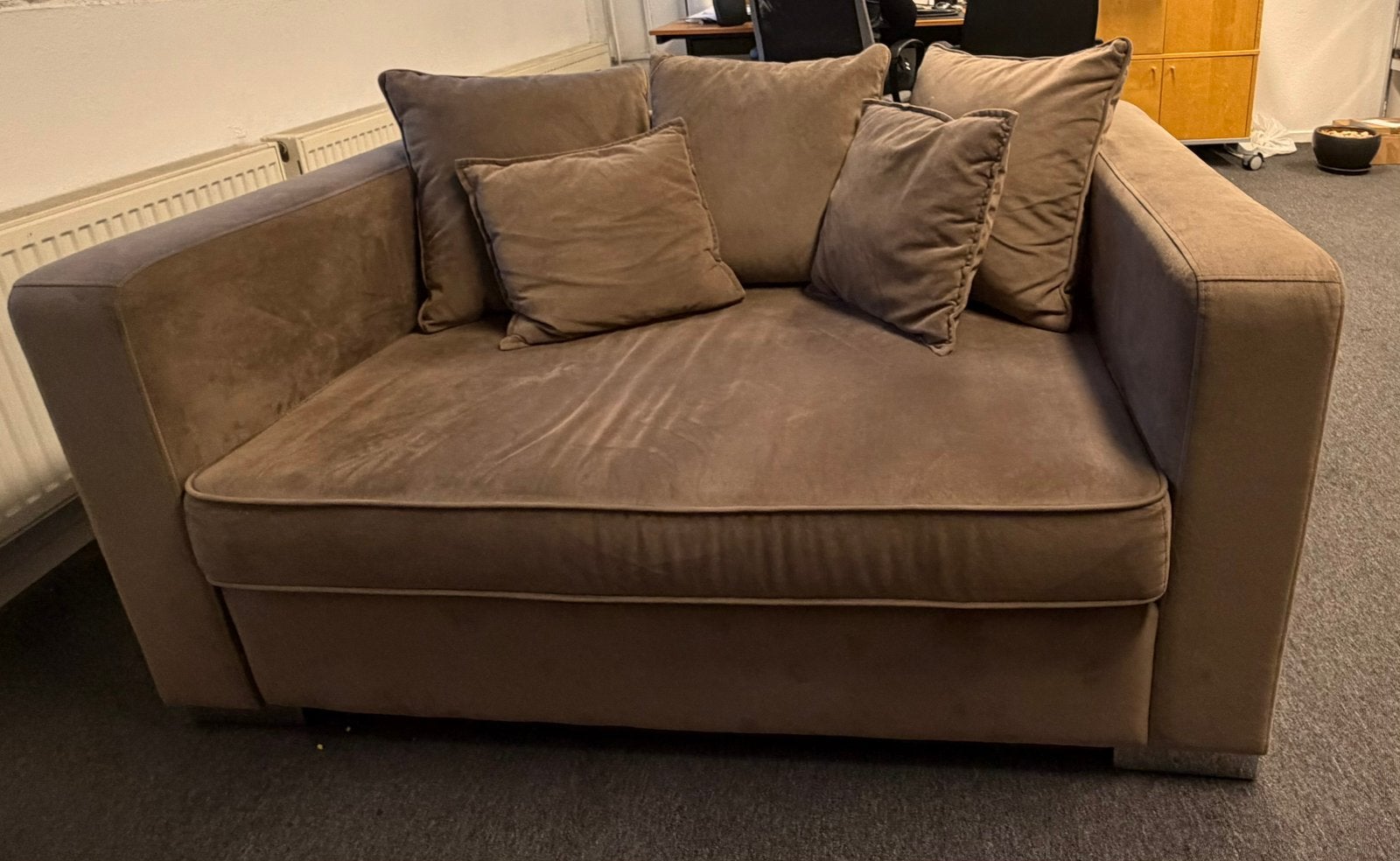 Loveseat, bank, velvet bruin 150cm breed, 2-zits bank, Ophalen, Zo goed als nieuw, Tweepersoons, Minder dan 150 cm
