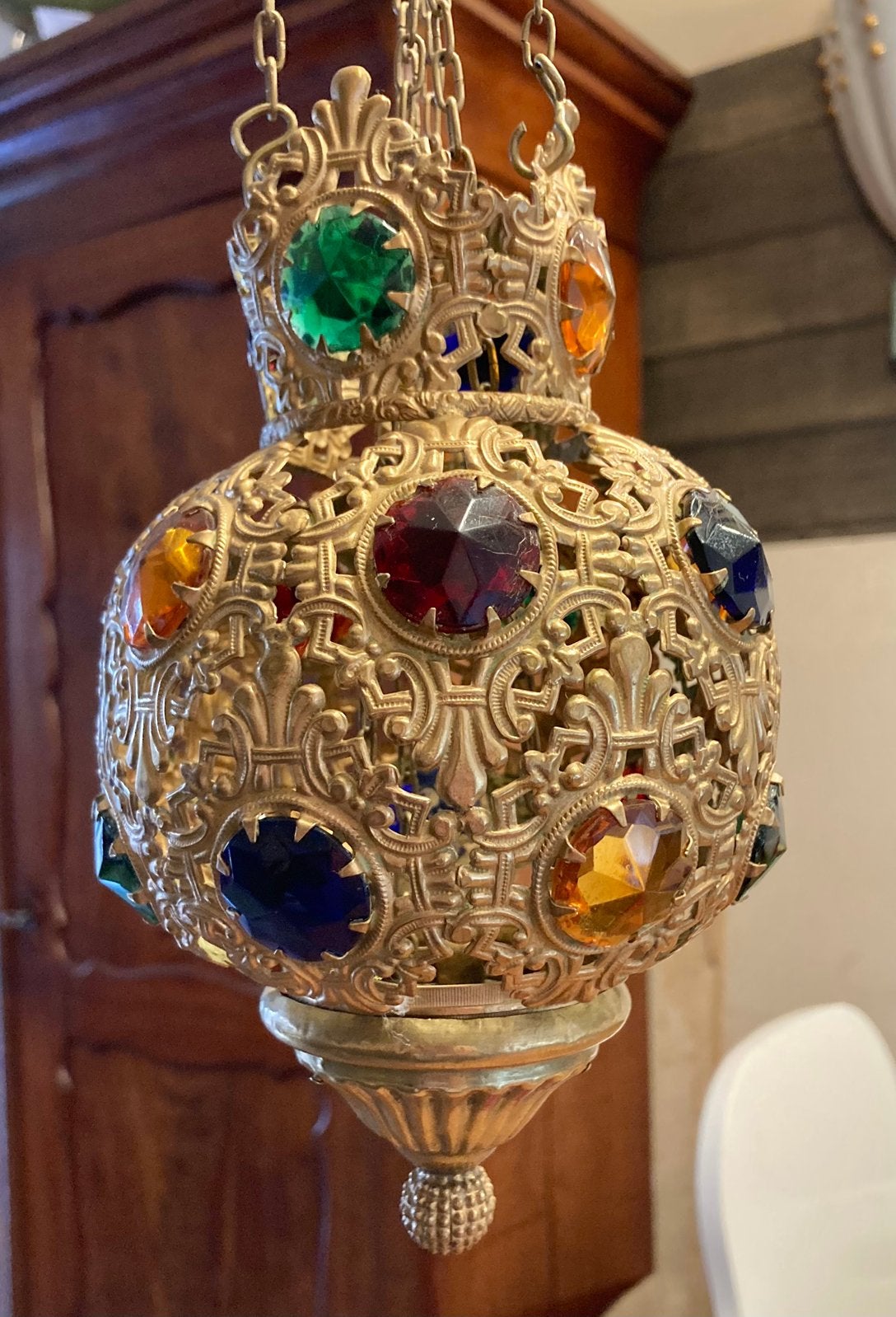 Antieke Victoriaanse hanglamp met gekleurde glazen stenen., Ophalen