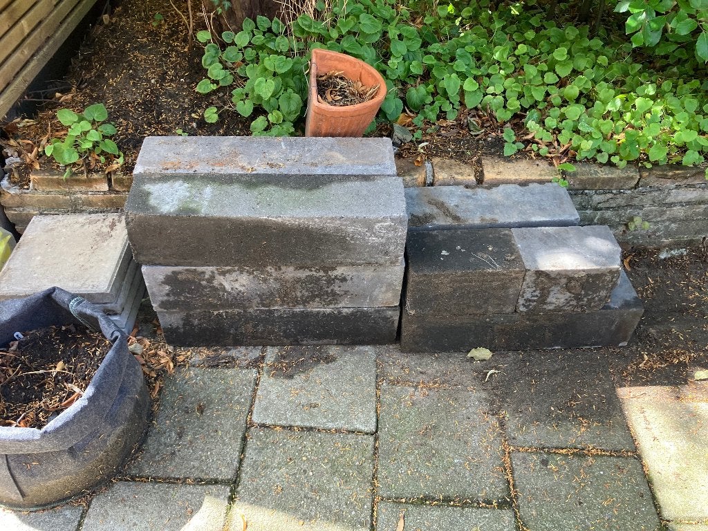 Zwarte Stenen blokken 60x10x10 GRATIS, Tuin en Terras, Tegels en Klinkers, Ophalen, Overige typen, Zo goed als nieuw, Minder dan 5 m²