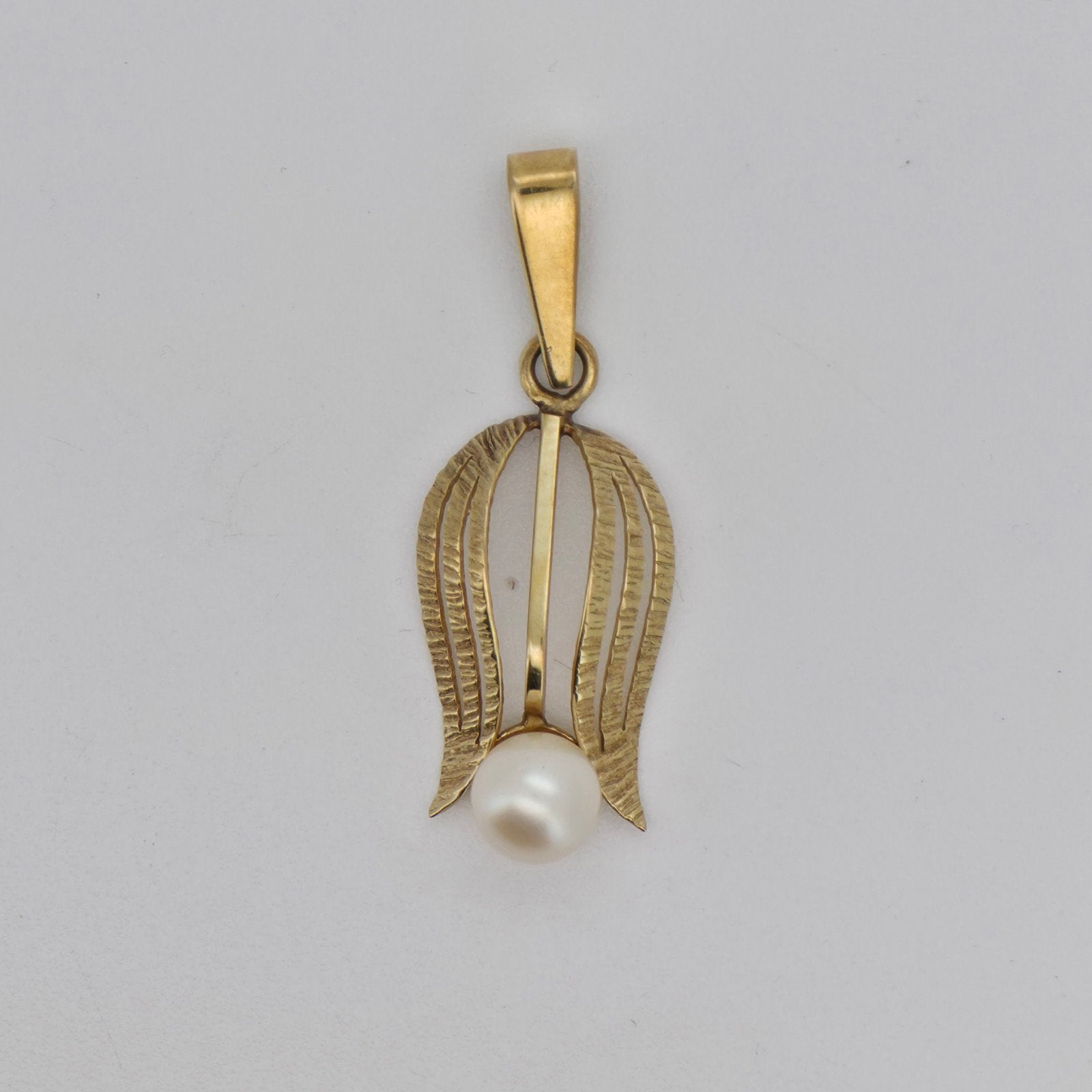 Gouden hanger 8K 333 met parel, Gebruikt, Overige voorstellingen, Ophalen of Verzenden, Goud