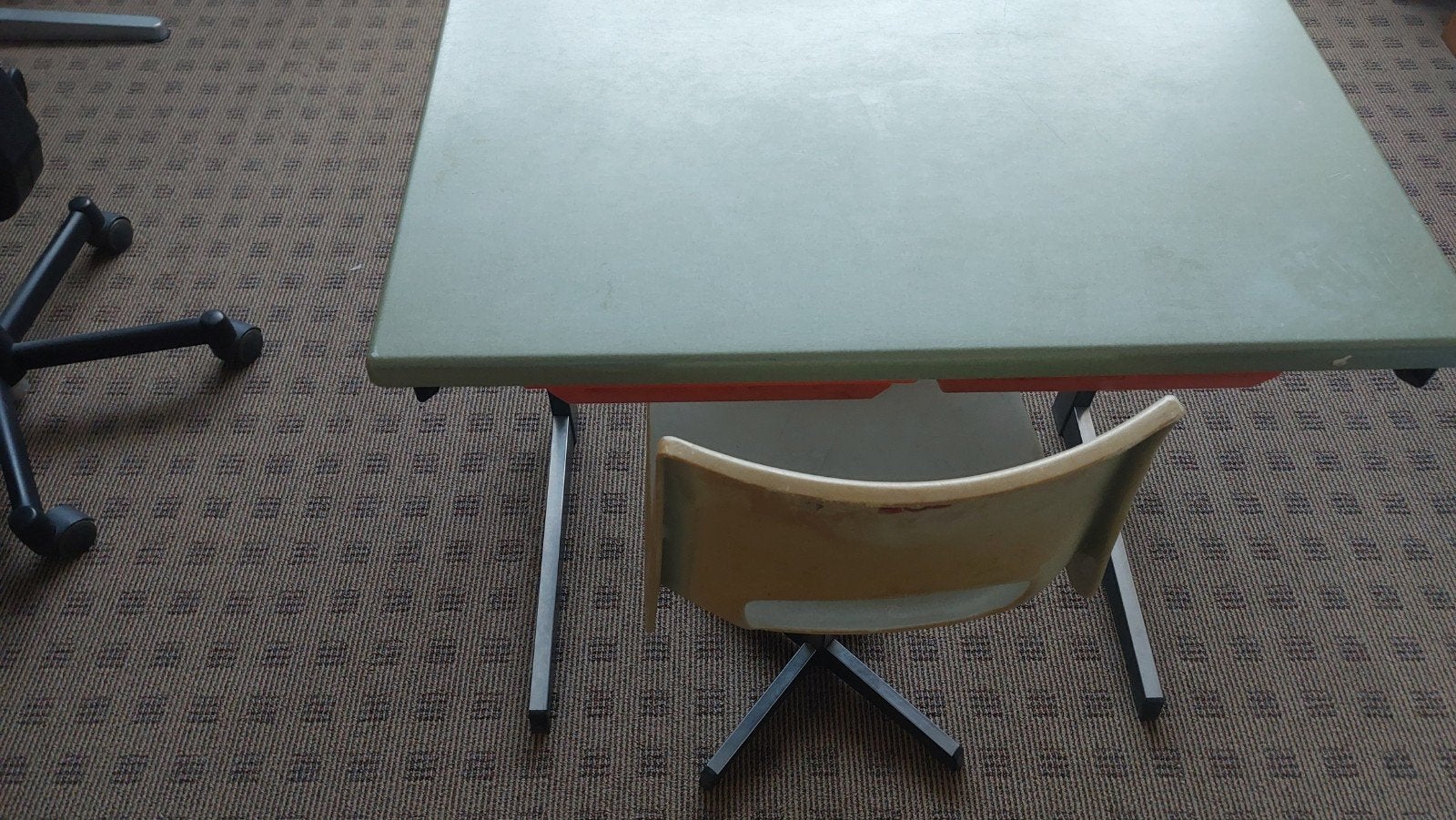 Te koop schoolbankje met stoeltje, Ophalen, Tafel(s) en Stoel(en)
