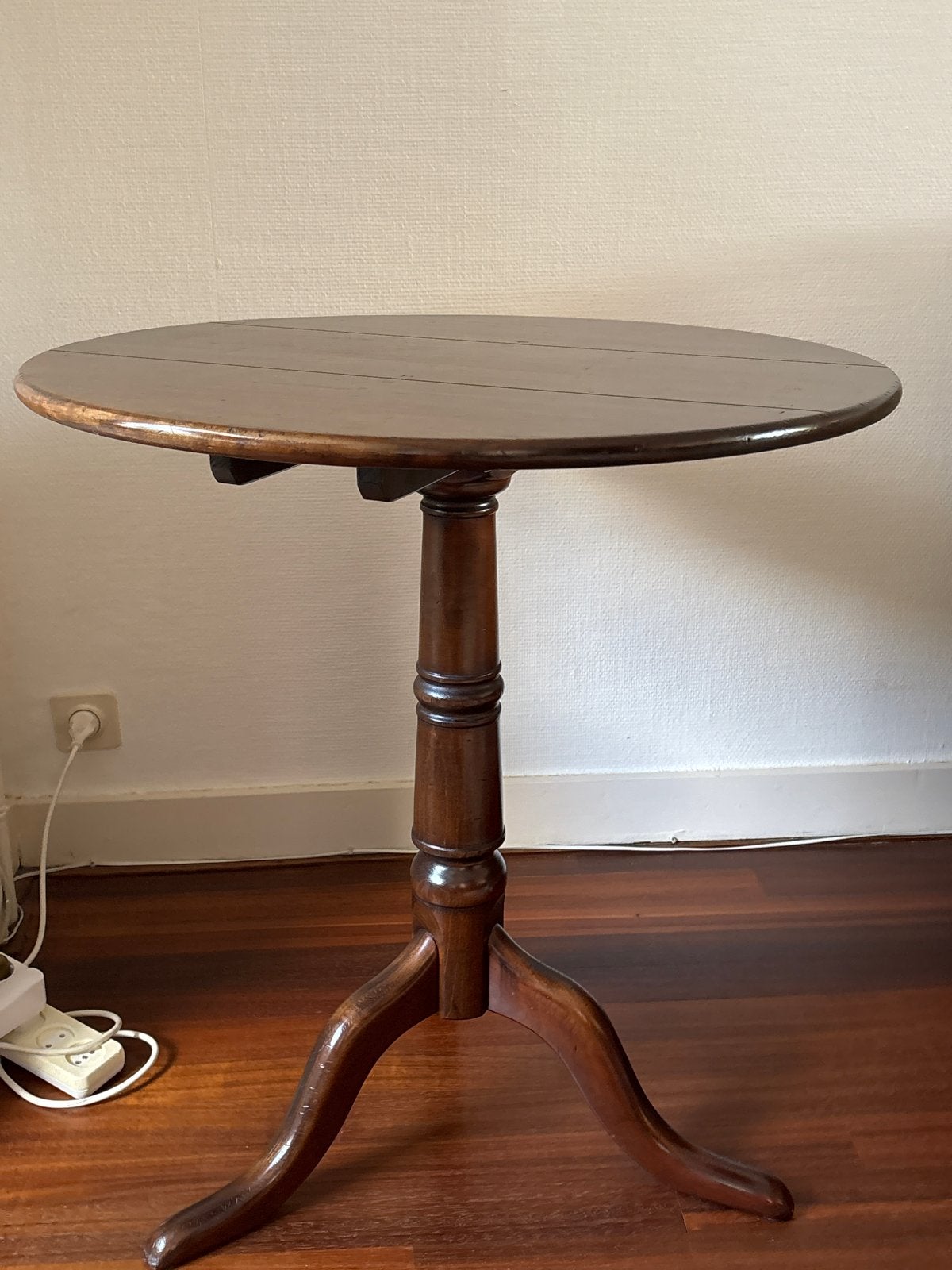 Antieke ronde bijzettafel van donker kersenhout, Ophalen