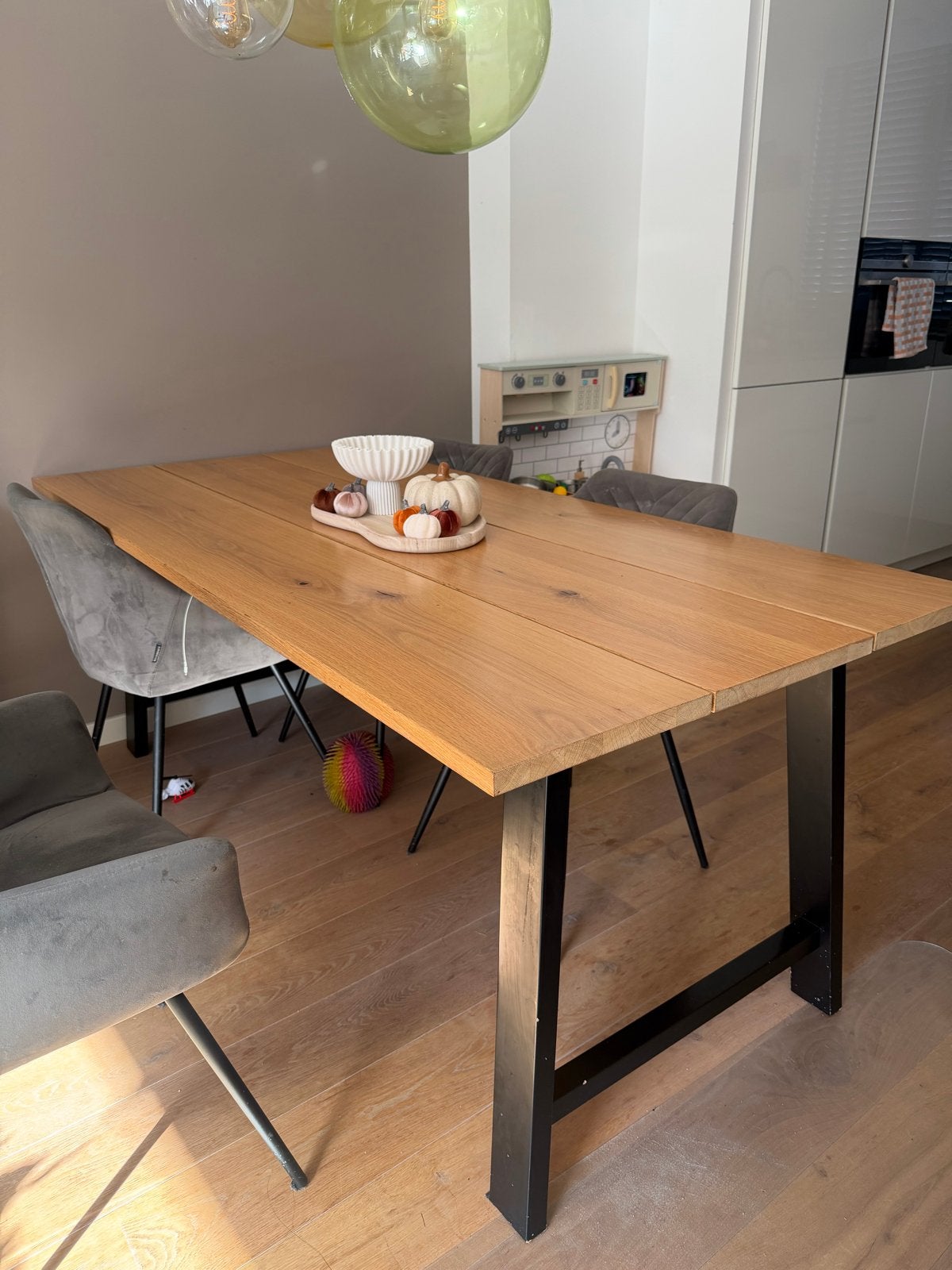 Eikenhouten eettafel met zwart metalen onderstel, Ophalen, Gebruikt, Eikenhout, 50 tot 100 cm