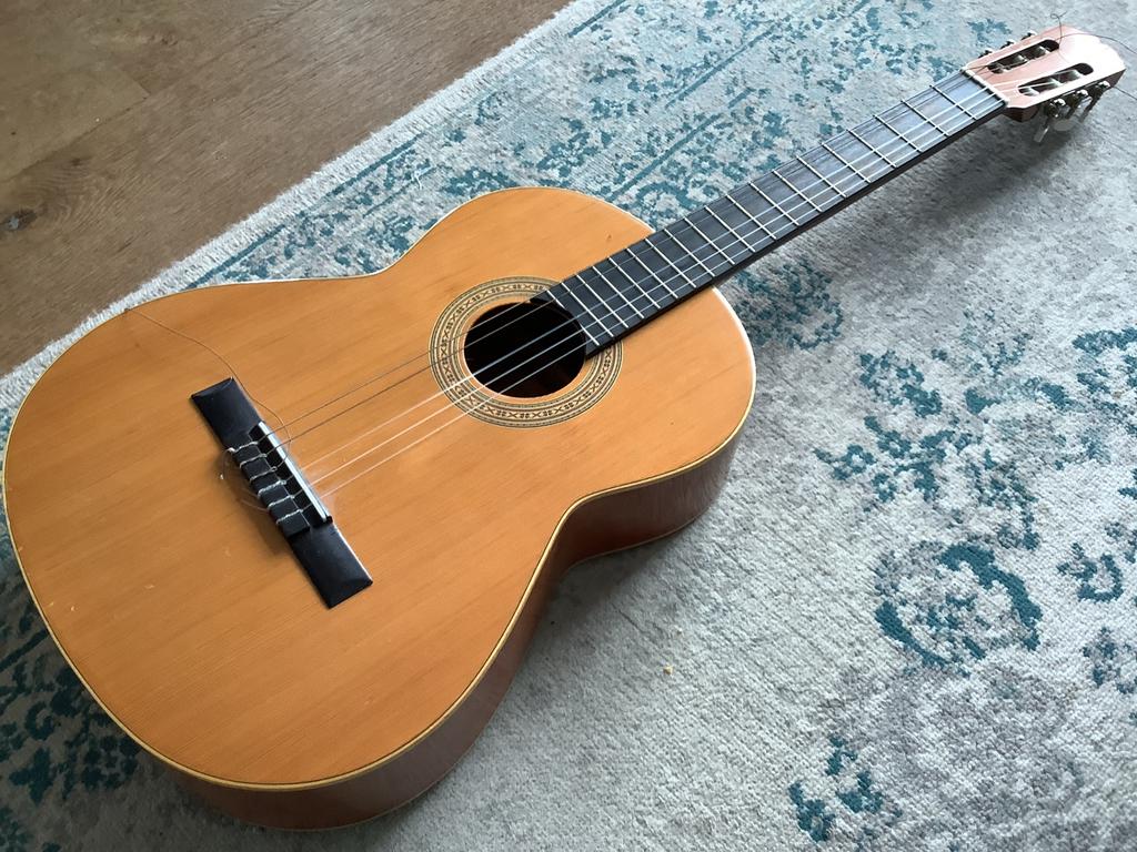 Admira Sevilla akoestische gitaar, Muziek en Instrumenten, Snaarinstrumenten | Gitaren | Akoestisch, Ophalen, Gebruikt, Klassieke of Spaanse gitaar